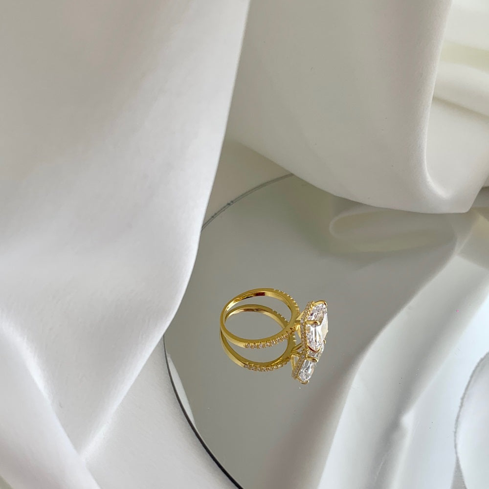 Kiss Ring