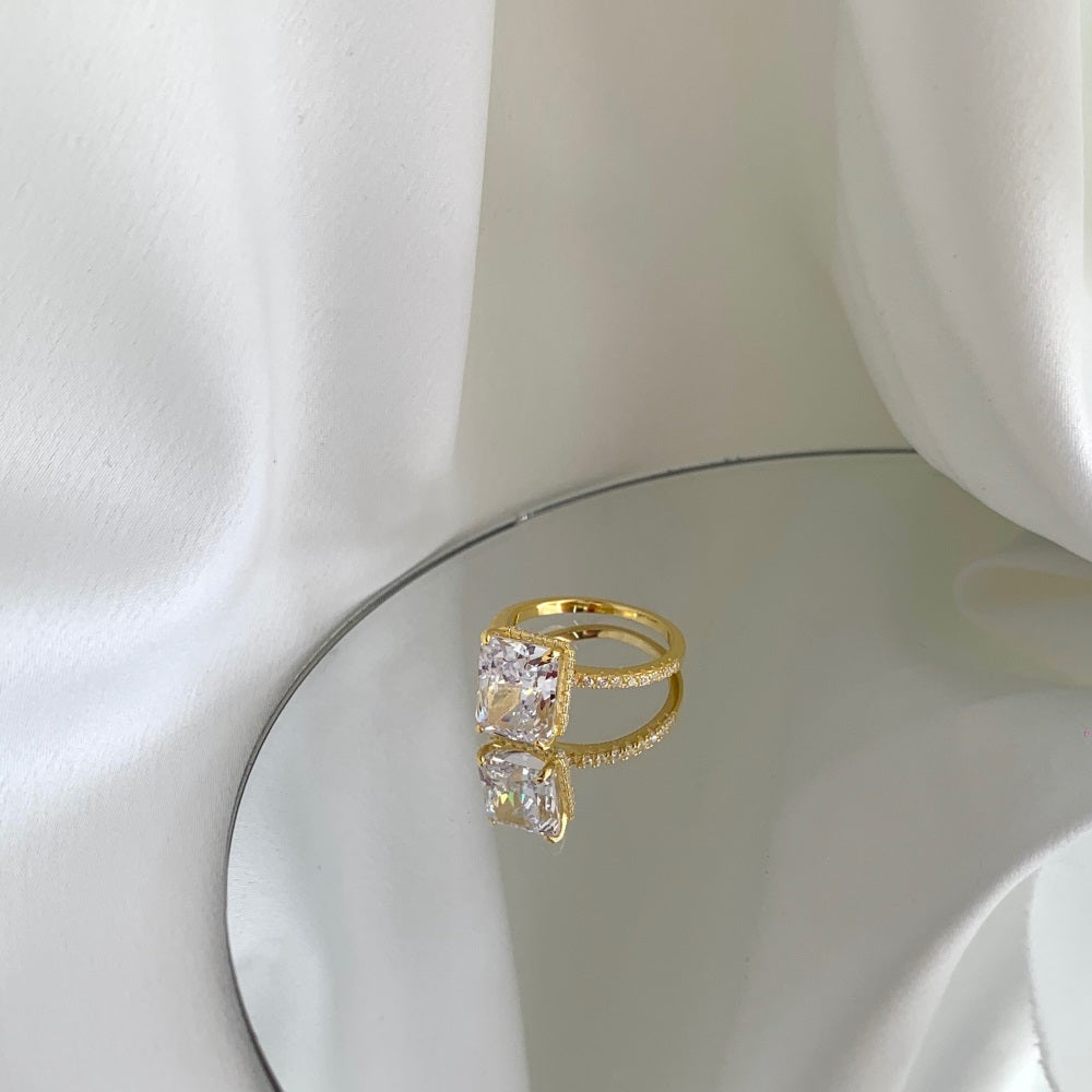Kiss Ring