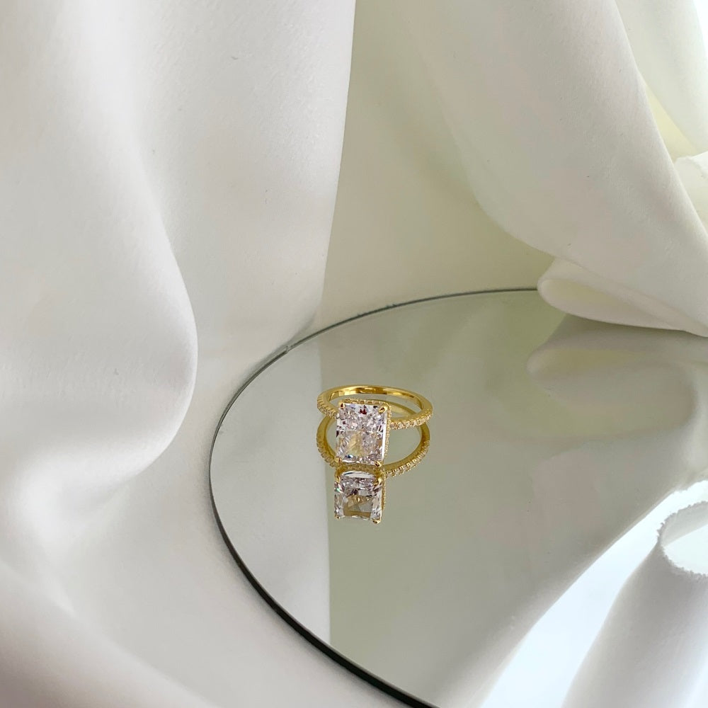 Kiss Ring