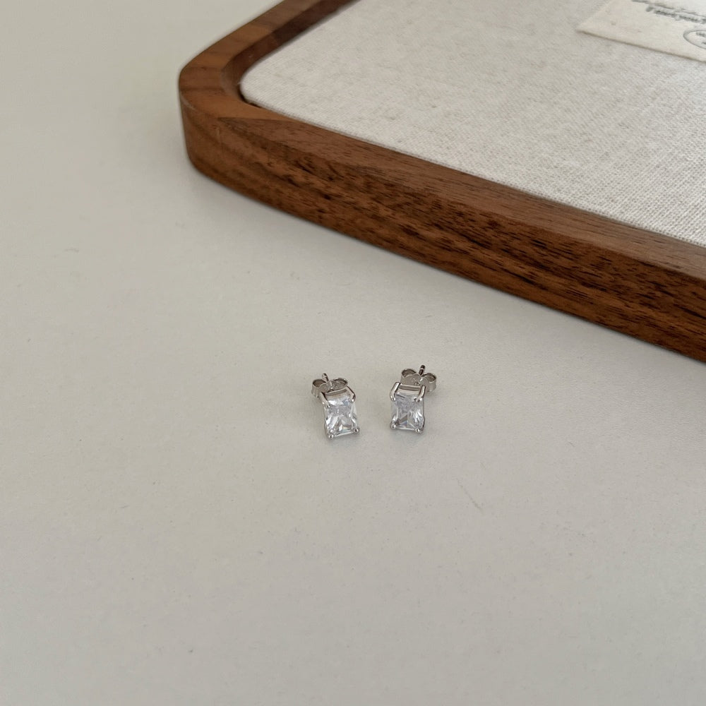 Classic Rectangular Ear Stud
